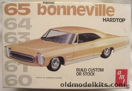 AMT 1/25 1965 Pontiac Bonneville 2 Door Hardtop, 2209 plastic model kit